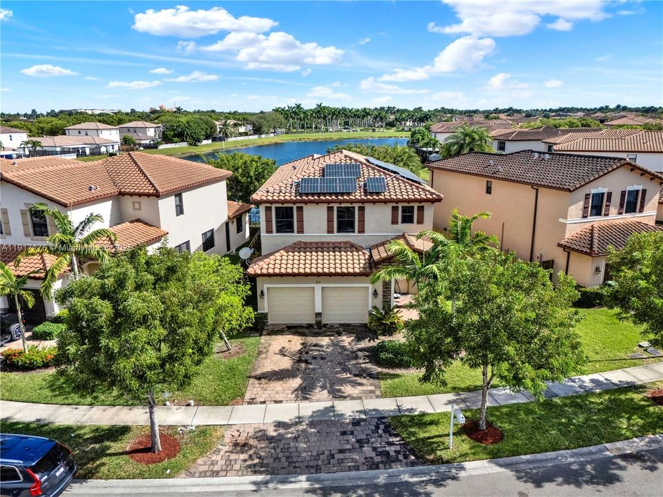 На продажу: $560,000 (5 спален, 2 ванн, 2568 Квадратных фут)