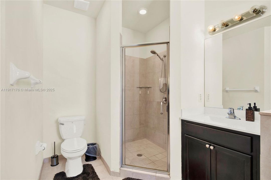 На продажу: $560,000 (5 спален, 2 ванн, 2568 Квадратных фут)