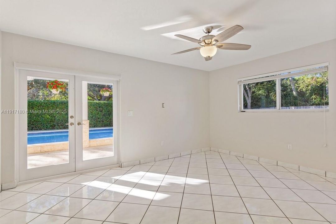 出租: $7,000 (4 贝兹, 2 浴室, 2299 平方英尺)