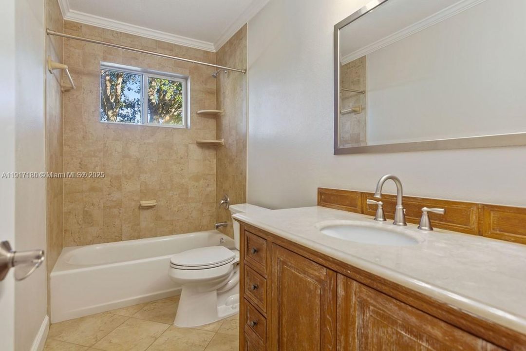 出租: $7,000 (4 贝兹, 2 浴室, 2299 平方英尺)