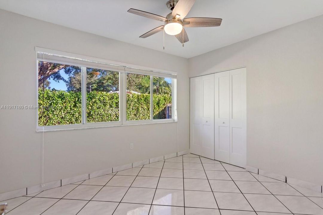 出租: $7,000 (4 贝兹, 2 浴室, 2299 平方英尺)