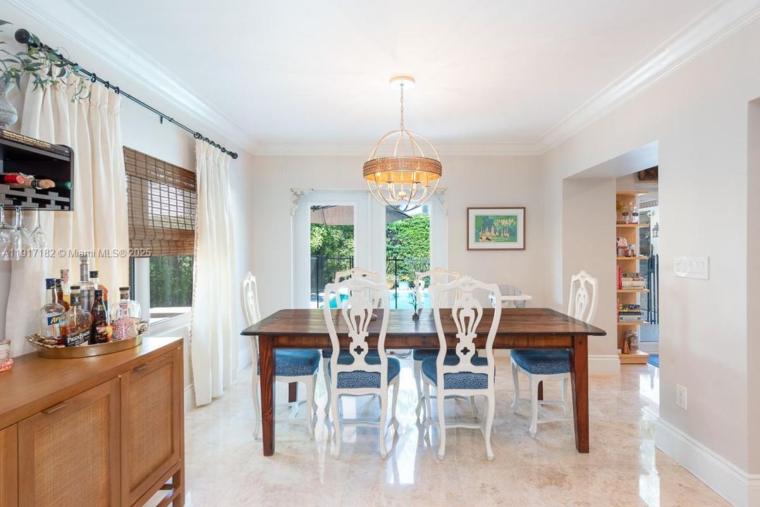 For Sale: $4,950,000 (5 beds, 3 baths, 4205 Square Feet)