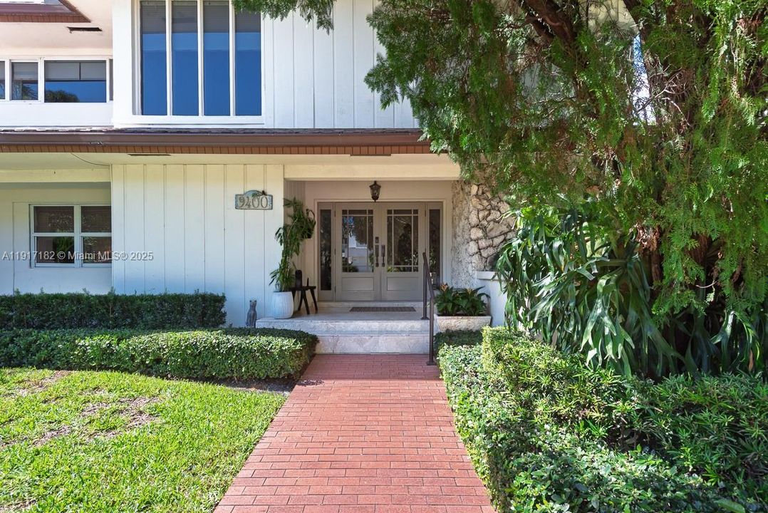 For Sale: $4,950,000 (5 beds, 3 baths, 4205 Square Feet)