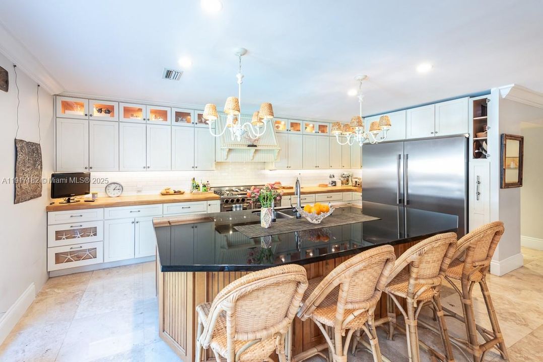 For Sale: $4,950,000 (5 beds, 3 baths, 4205 Square Feet)