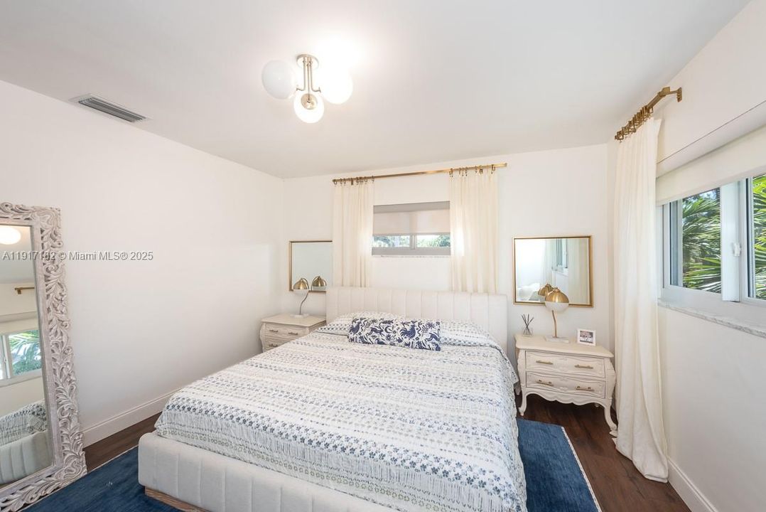 For Sale: $4,950,000 (5 beds, 3 baths, 4205 Square Feet)