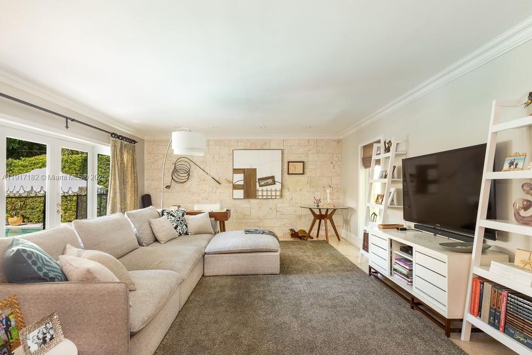 For Sale: $4,950,000 (5 beds, 3 baths, 4205 Square Feet)