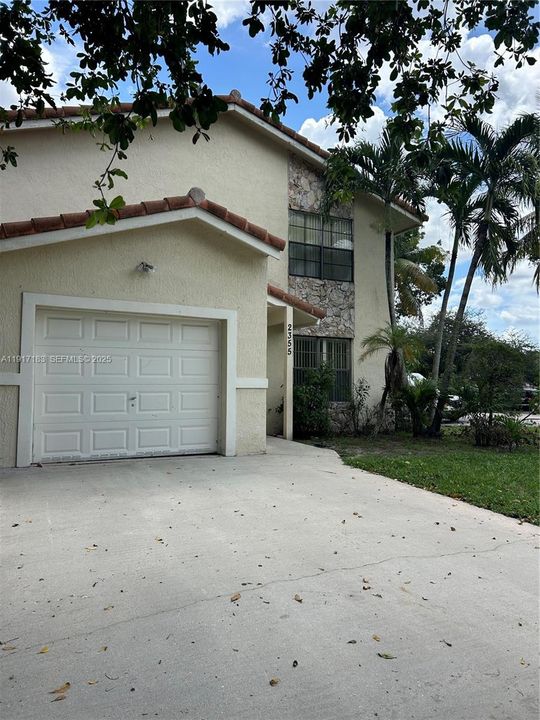 В аренду: $2,950 (4 спален, 2 ванн, 1631 Квадратных фут)