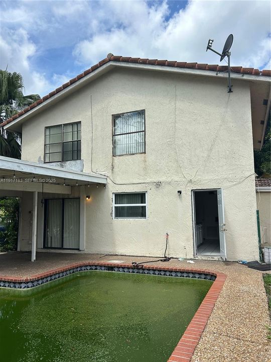 В аренду: $2,950 (4 спален, 2 ванн, 1631 Квадратных фут)