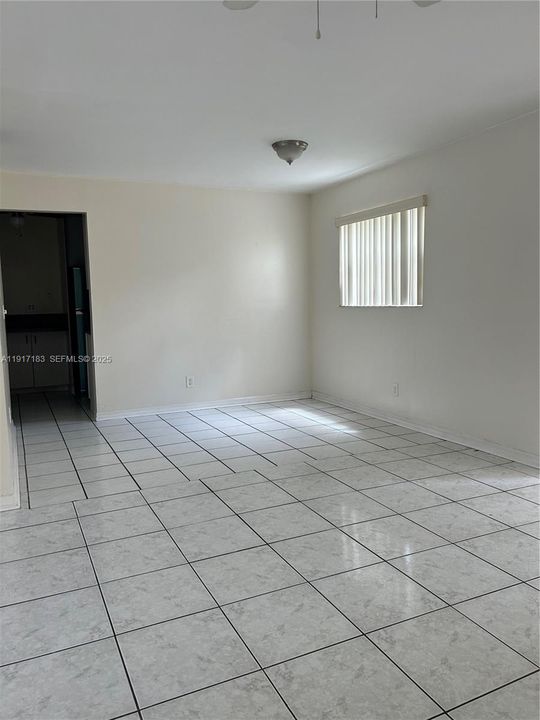 В аренду: $2,950 (4 спален, 2 ванн, 1631 Квадратных фут)