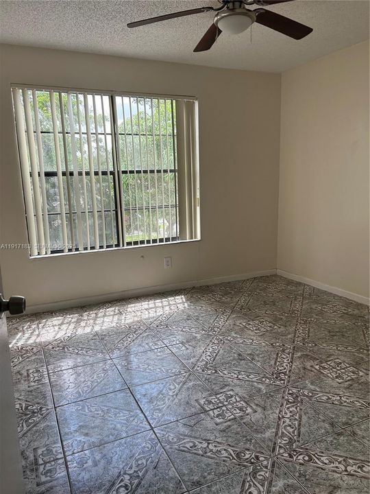 В аренду: $2,950 (4 спален, 2 ванн, 1631 Квадратных фут)