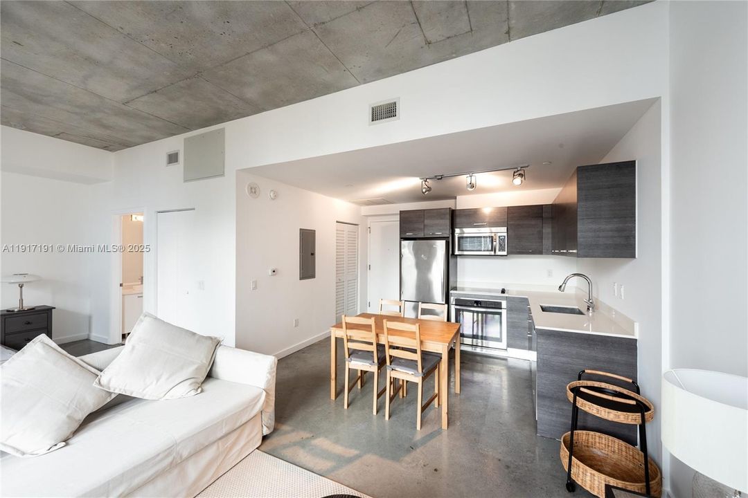 For Rent: $2,600 (1 beds, 1 baths, 533 Square Feet)