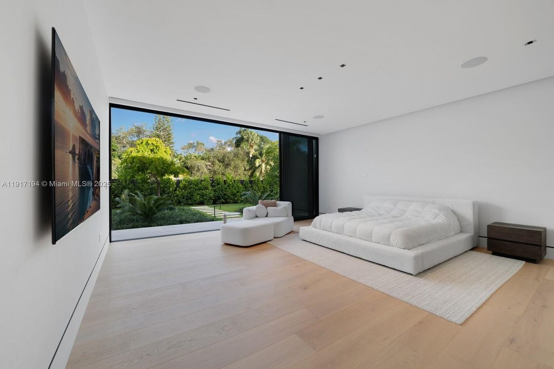 For Sale: $6,499,000 (3 beds, 3 baths, 3635 Square Feet)