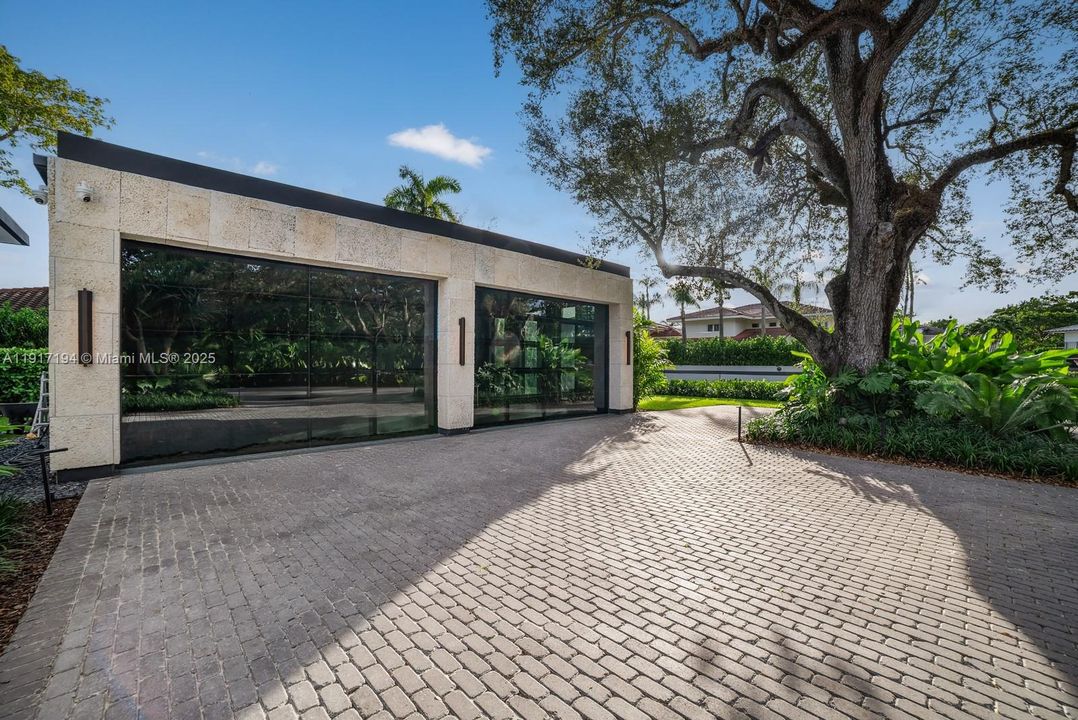 For Sale: $6,499,000 (3 beds, 3 baths, 3635 Square Feet)