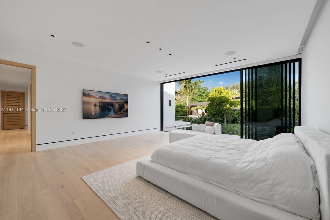 For Sale: $6,499,000 (3 beds, 3 baths, 3635 Square Feet)