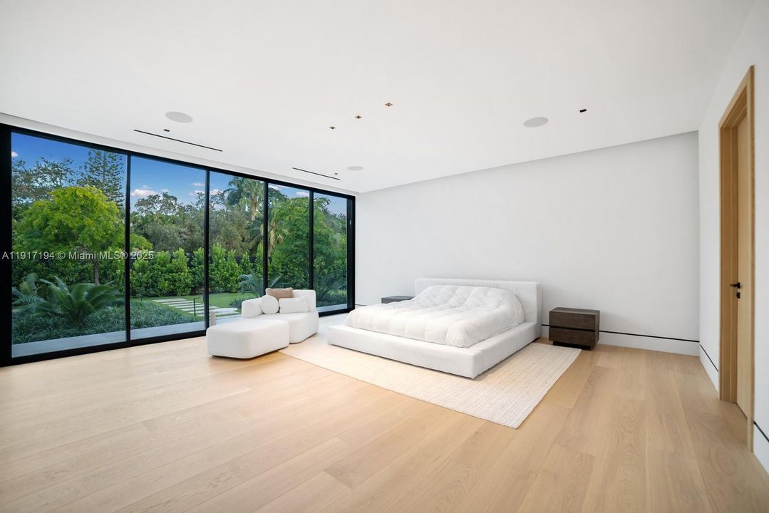 For Sale: $6,499,000 (3 beds, 3 baths, 3635 Square Feet)