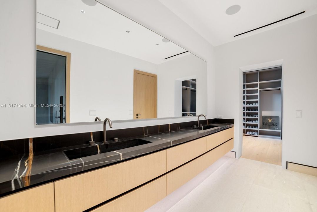 For Sale: $6,499,000 (3 beds, 3 baths, 3635 Square Feet)