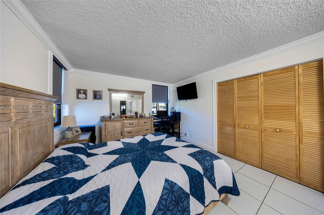 На продажу: $279,000 (2 спален, 2 ванн, 936 Квадратных фут)