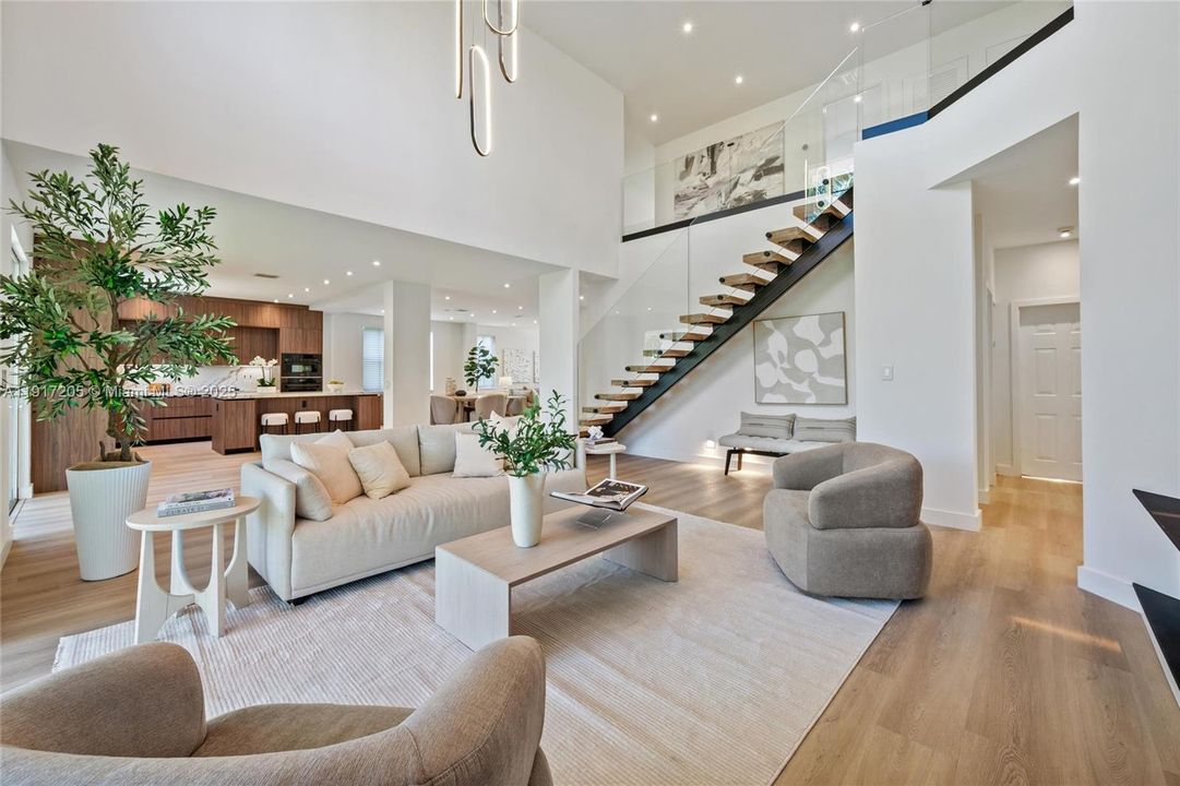 На продажу: $1,590,000 (5 спален, 3 ванн, 3894 Квадратных фут)