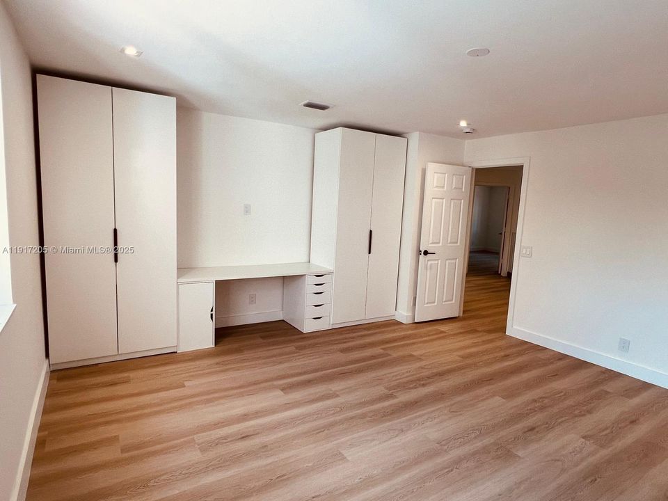 На продажу: $1,590,000 (5 спален, 3 ванн, 3894 Квадратных фут)