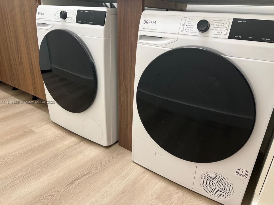 На продажу: $1,590,000 (5 спален, 3 ванн, 3894 Квадратных фут)