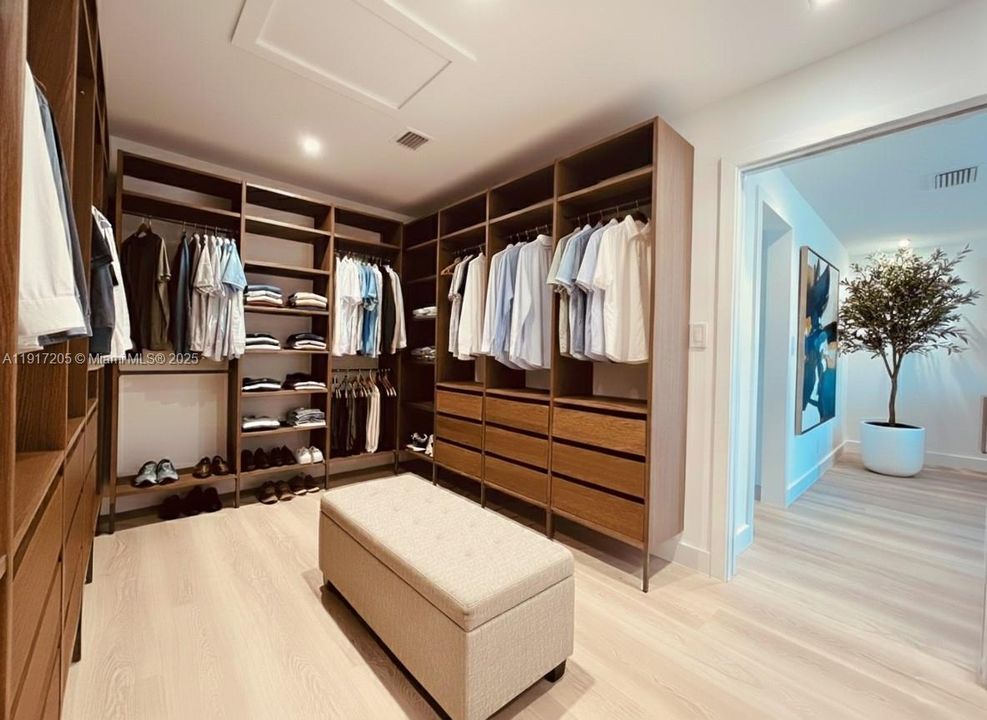 На продажу: $1,590,000 (5 спален, 3 ванн, 3894 Квадратных фут)