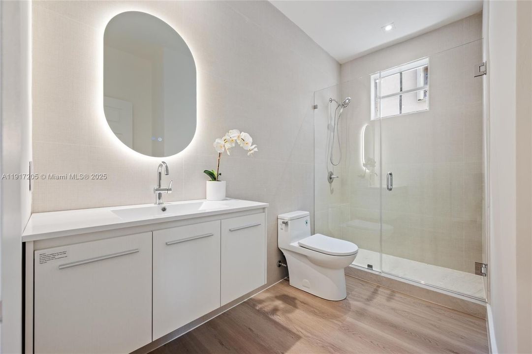 На продажу: $1,590,000 (5 спален, 3 ванн, 3894 Квадратных фут)