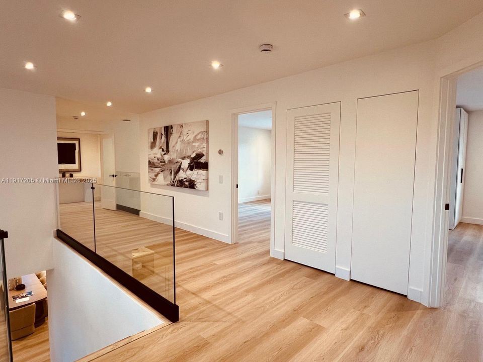 На продажу: $1,590,000 (5 спален, 3 ванн, 3894 Квадратных фут)