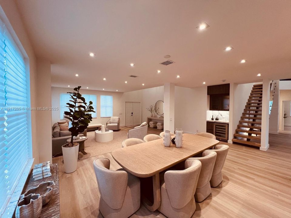 На продажу: $1,590,000 (5 спален, 3 ванн, 3894 Квадратных фут)