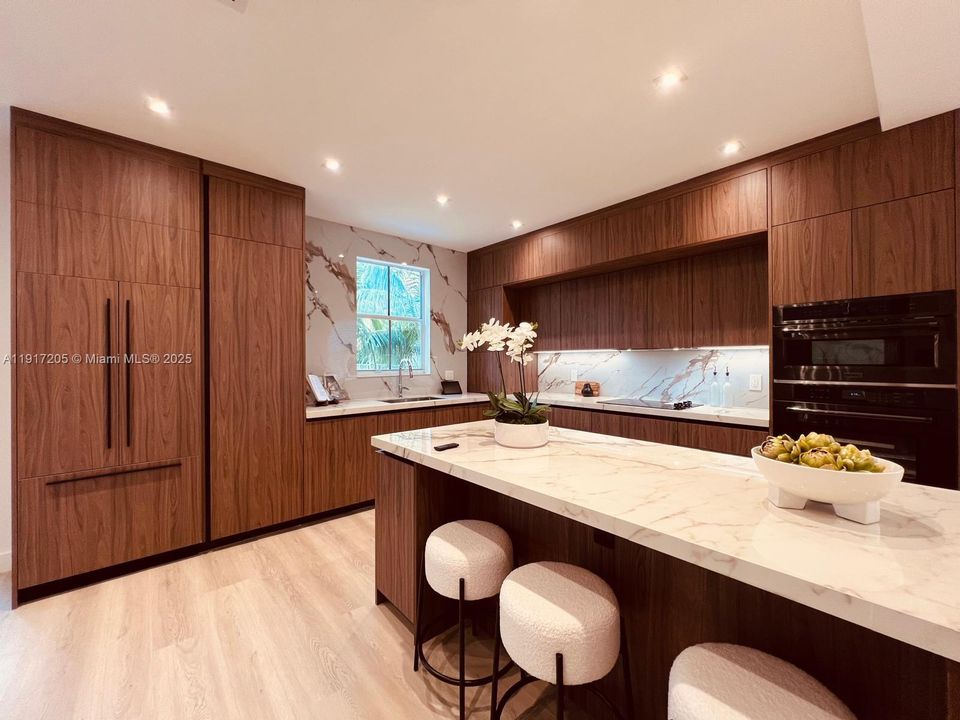 На продажу: $1,590,000 (5 спален, 3 ванн, 3894 Квадратных фут)