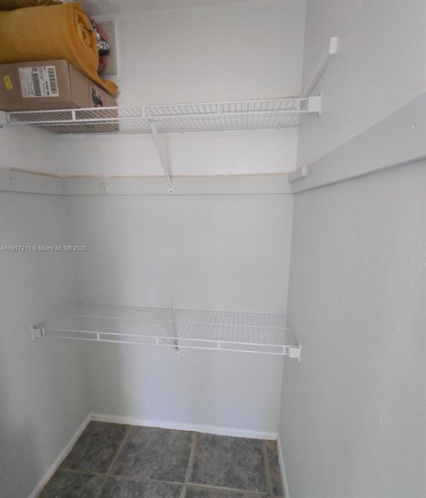 На продажу: $195,000 (1 спален, 1 ванн, 600 Квадратных фут)