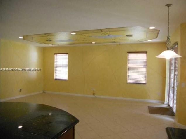 出租: $4,990 (5 贝兹, 2 浴室, 3184 平方英尺)