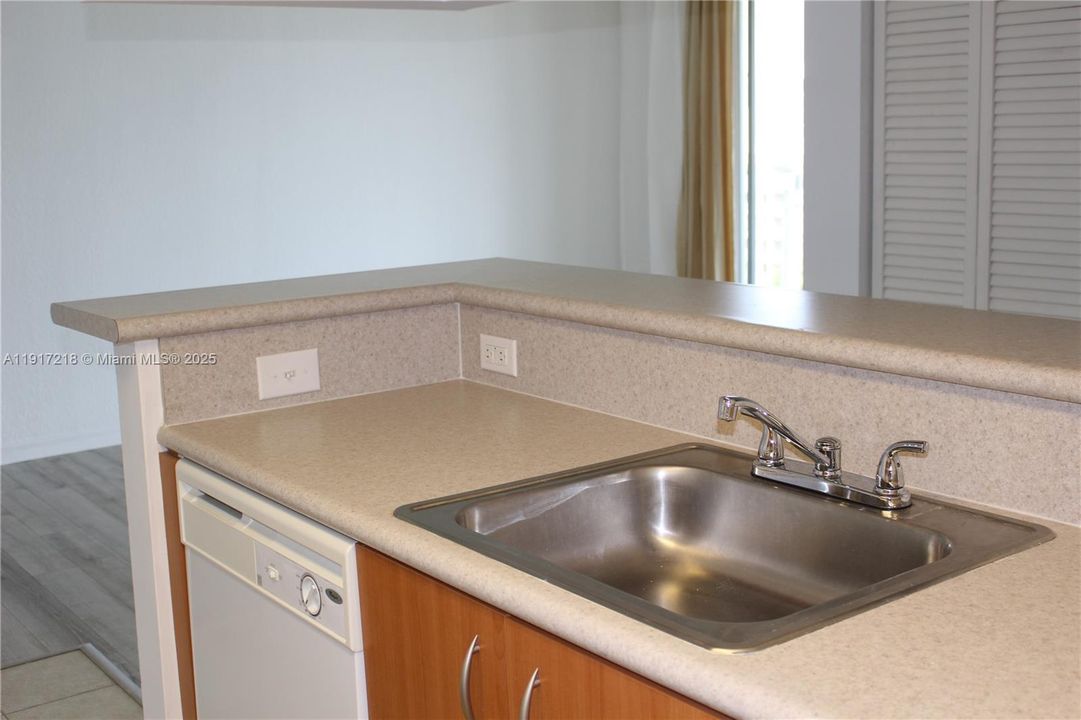 В аренду: $1,750 (1 спален, 1 ванн, 580 Квадратных фут)