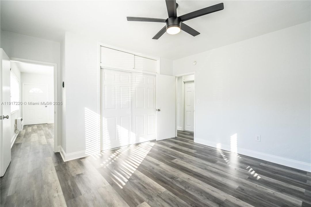 合同活跃: $1,850 (1 贝兹, 1 浴室, 629 平方英尺)