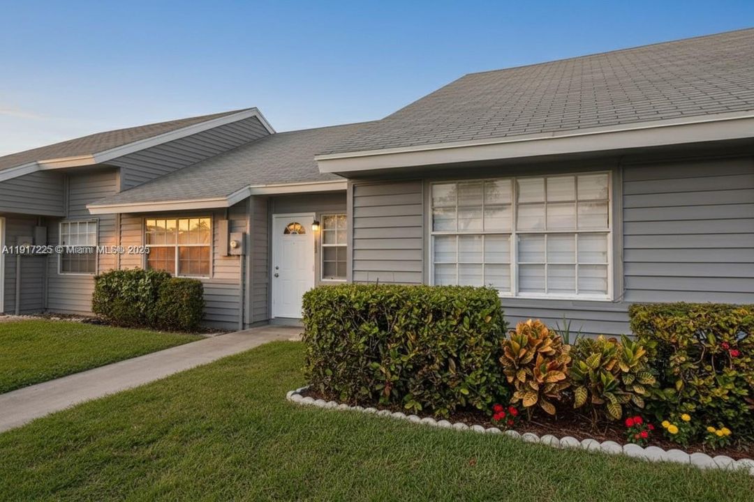 На продажу: $290,000 (2 спален, 2 ванн, 866 Квадратных фут)