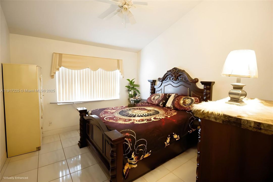 На продажу: $290,000 (2 спален, 2 ванн, 866 Квадратных фут)