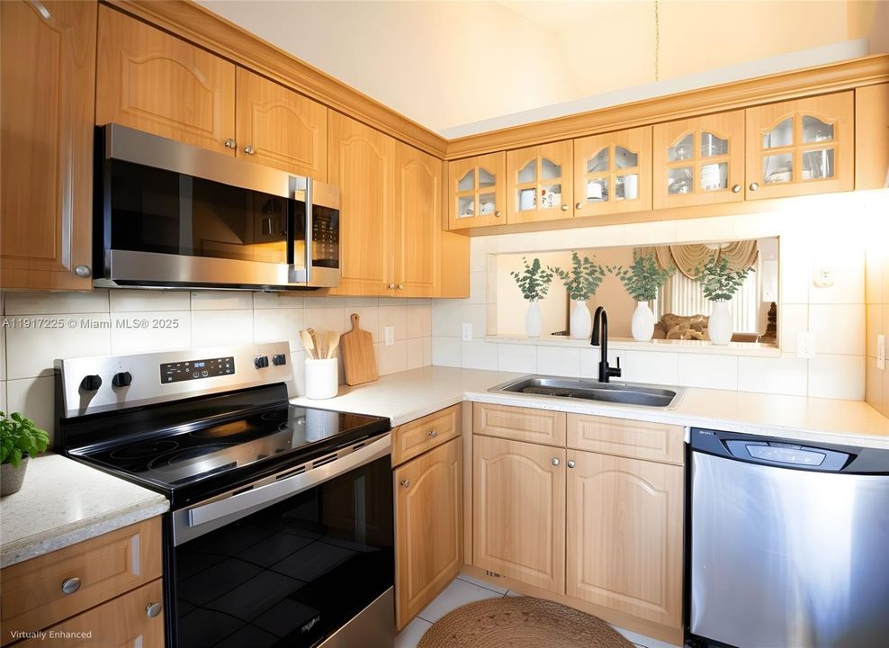 На продажу: $290,000 (2 спален, 2 ванн, 866 Квадратных фут)