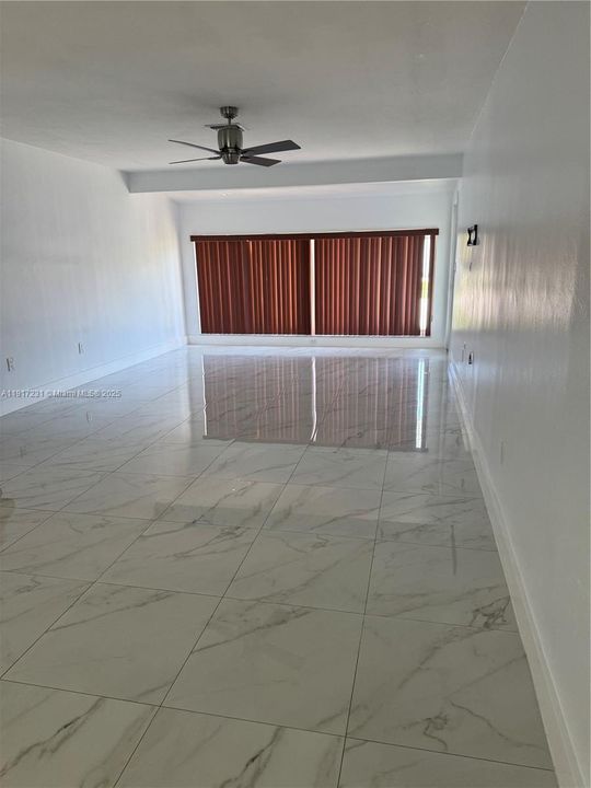 Под контрактом: $2,500 (2 спален, 1 ванн, 1361 Квадратных фут)