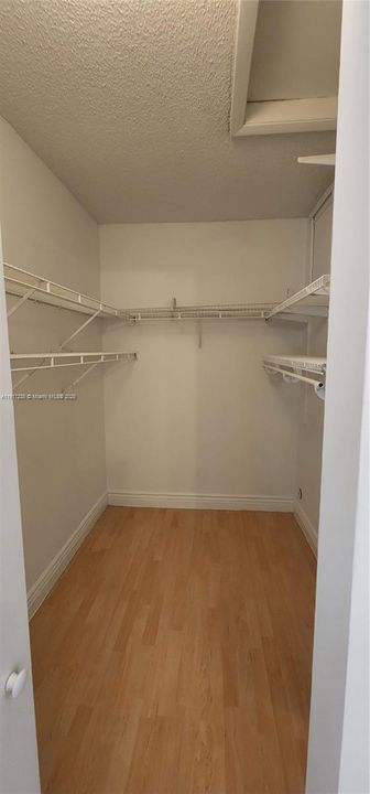 На продажу: $225,000 (2 спален, 2 ванн, 760 Квадратных фут)