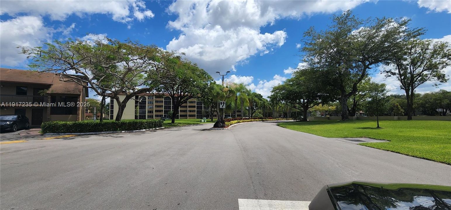 На продажу: $225,000 (2 спален, 2 ванн, 760 Квадратных фут)