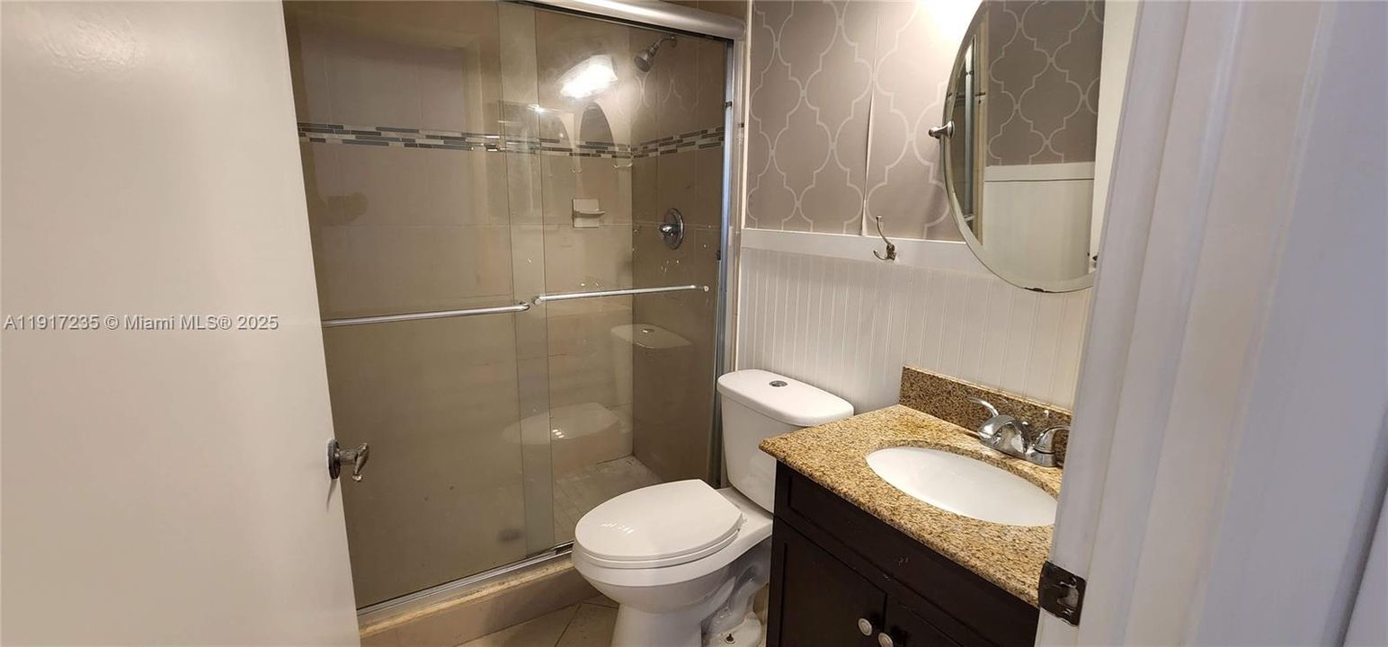 На продажу: $225,000 (2 спален, 2 ванн, 760 Квадратных фут)