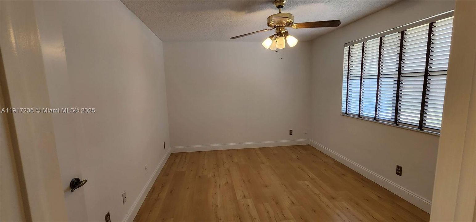 На продажу: $225,000 (2 спален, 2 ванн, 760 Квадратных фут)