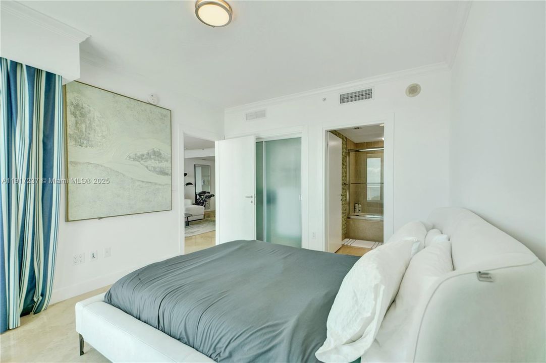 For Sale: $2,900,000 (2 beds, 2 baths, 1756 Square Feet)