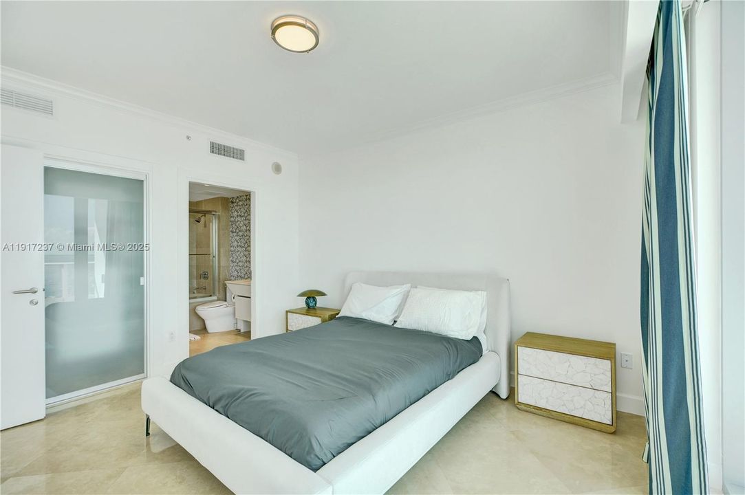 For Sale: $2,900,000 (2 beds, 2 baths, 1756 Square Feet)