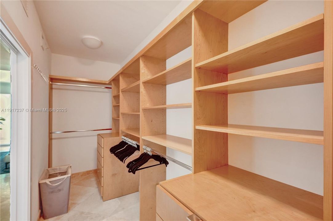 For Sale: $2,900,000 (2 beds, 2 baths, 1756 Square Feet)