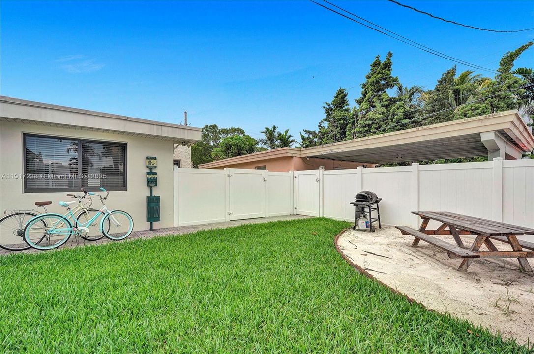 出租: $2,200 (1 贝兹, 1 浴室, 850 平方英尺)