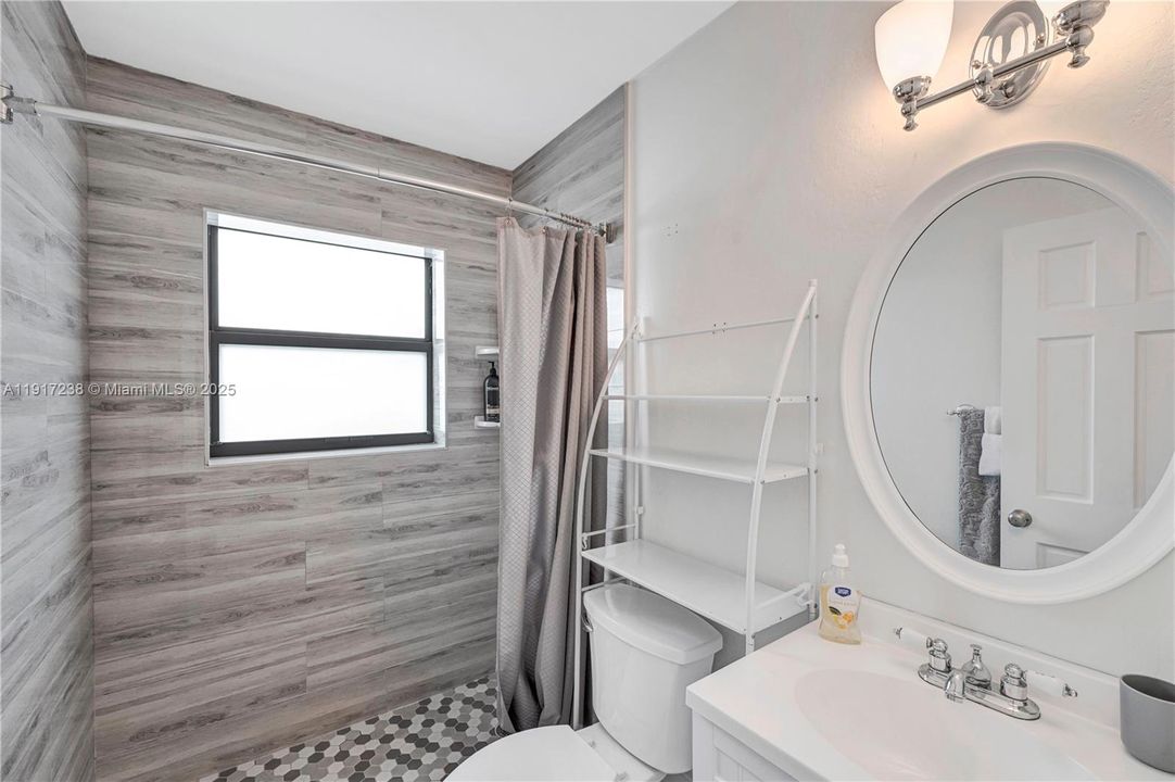 出租: $2,200 (1 贝兹, 1 浴室, 850 平方英尺)