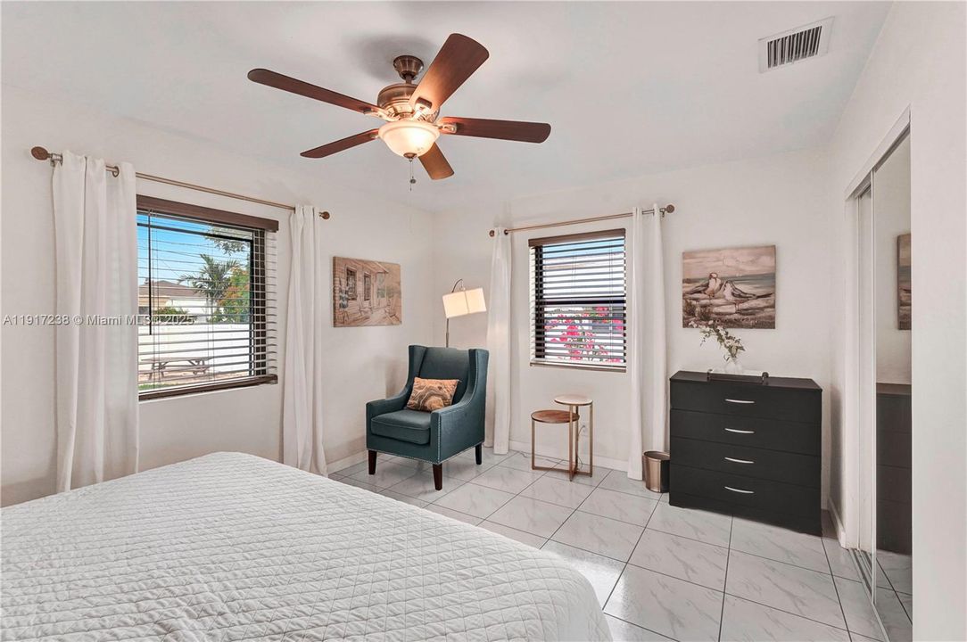 出租: $2,200 (1 贝兹, 1 浴室, 850 平方英尺)