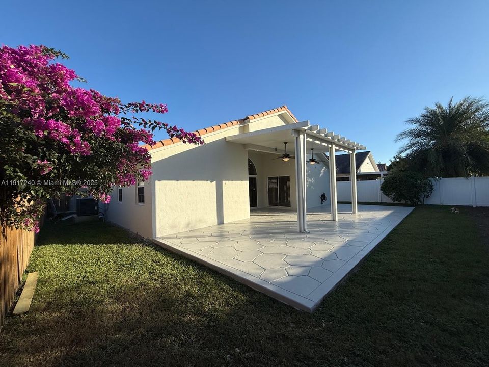 Active With Contract: $685,000 (4 beds, 2 baths, 2005 Square Feet)