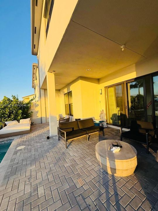 For Sale: $2,250,000 (5 beds, 7 baths, 4605 Square Feet)