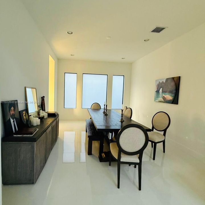 For Sale: $2,250,000 (5 beds, 7 baths, 4605 Square Feet)